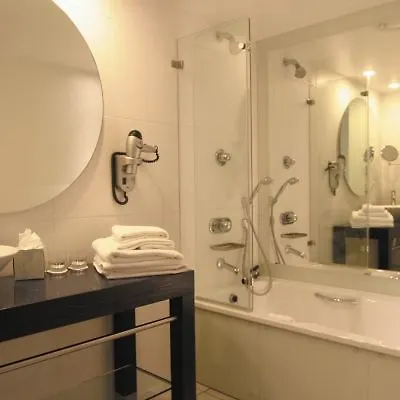 Hotel Park Plaza 4*