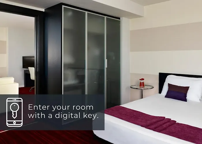 Park Plaza Готель